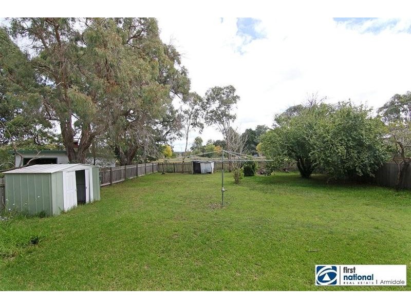 8 Glenelg Road, Armidale NSW 2350