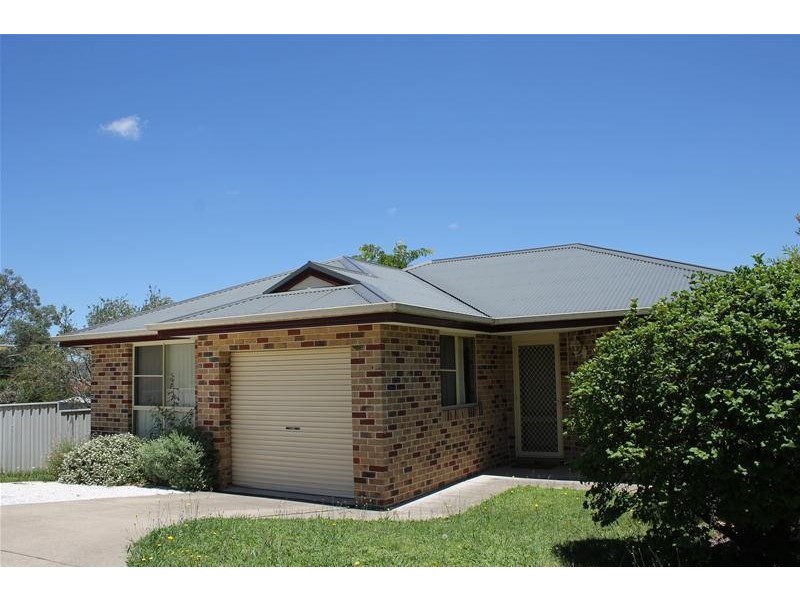 2a Kurrajong Close, Armidale NSW 2350