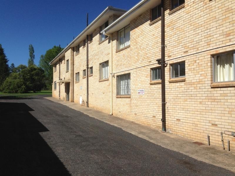 2/56 Barney Street, Armidale NSW 2350