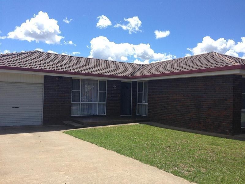 7 Railway Parade, Armidale NSW 2350