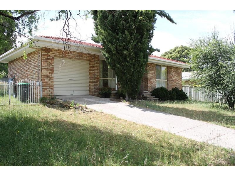 15 Verna Close, Armidale NSW 2350