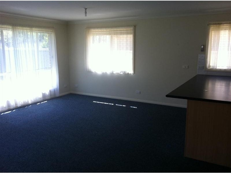 2/16 Conningdale Crescent, Armidale NSW 2350