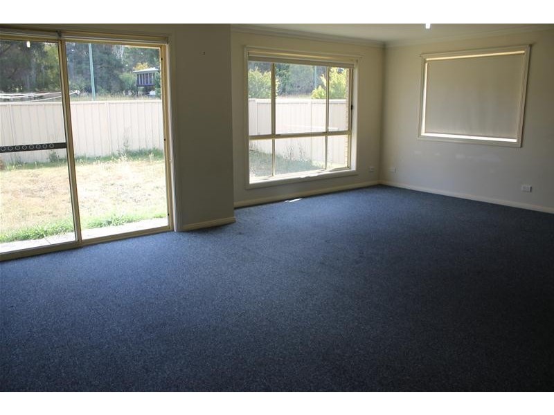 2/16 Conningdale Crescent, Armidale NSW 2350