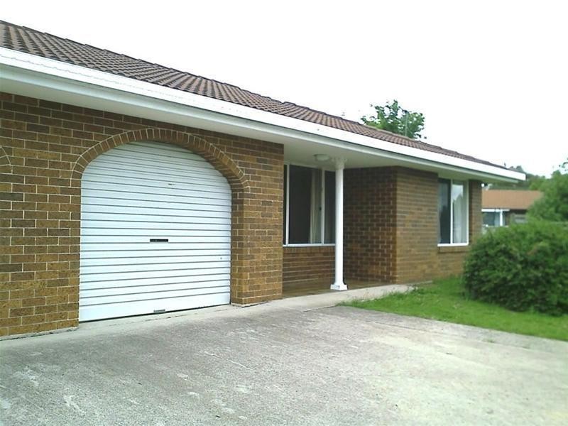 2/19 Verna Close, Armidale NSW 2350