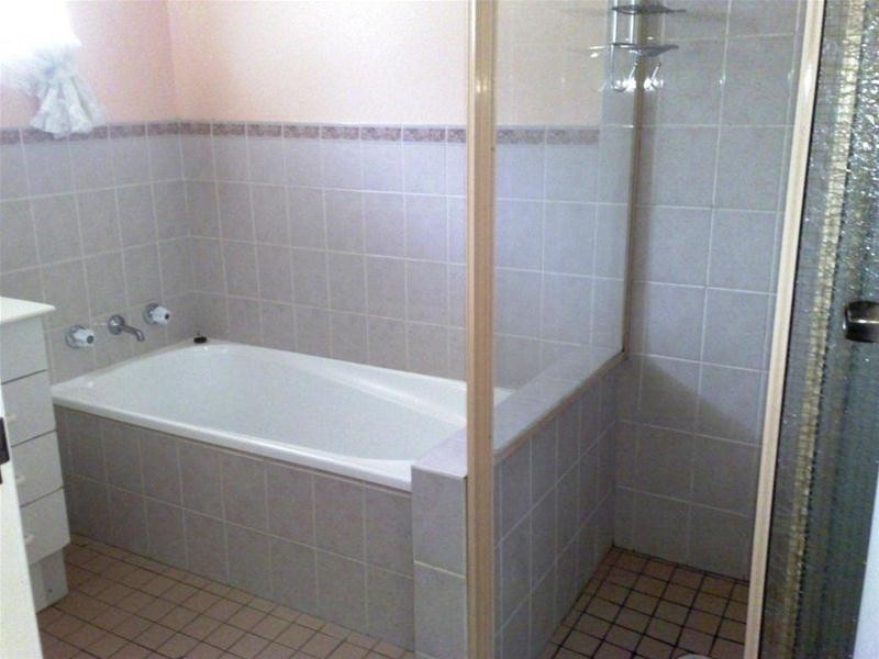 2/19 Verna Close, Armidale NSW 2350