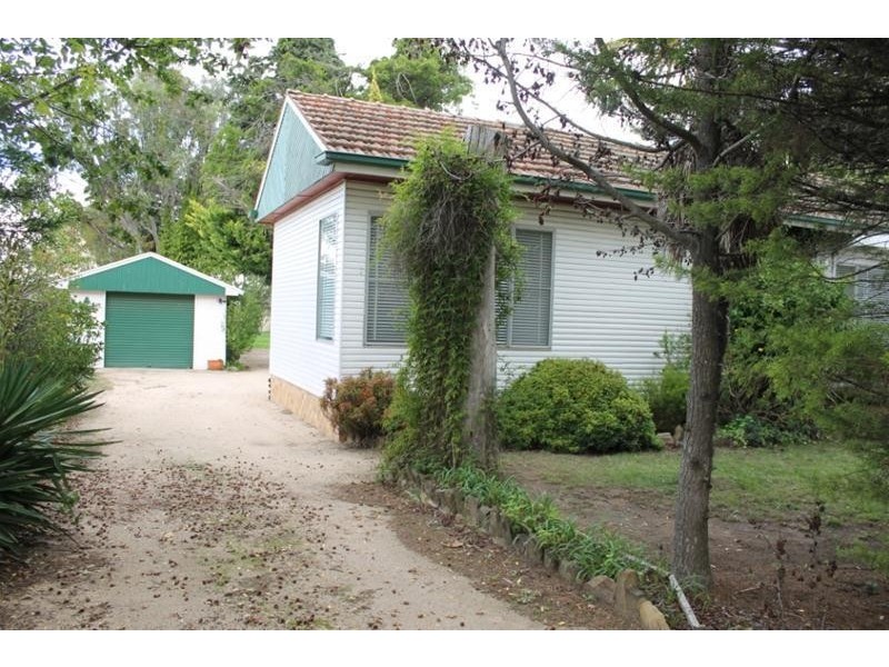 156 Bridge Street, Uralla NSW 2358