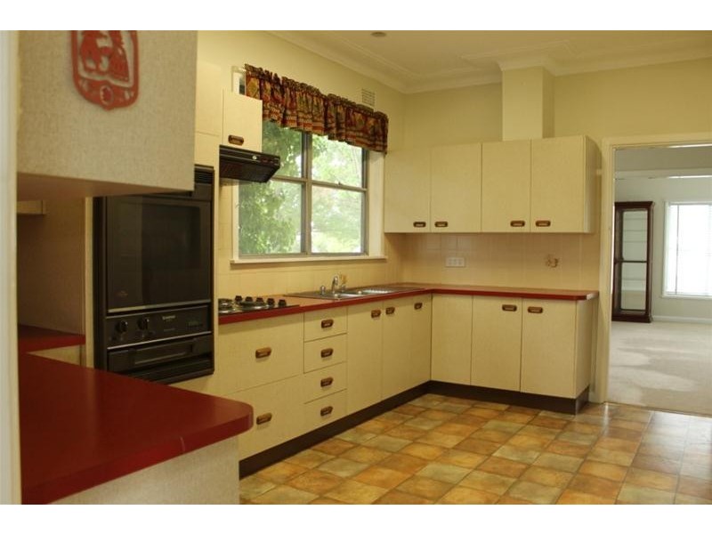 156 Bridge Street, Uralla NSW 2358