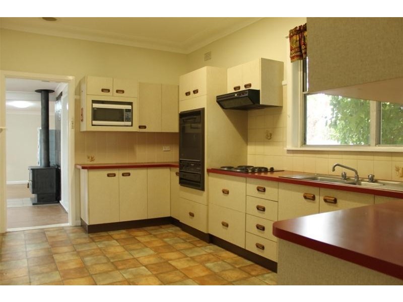 156 Bridge Street, Uralla NSW 2358