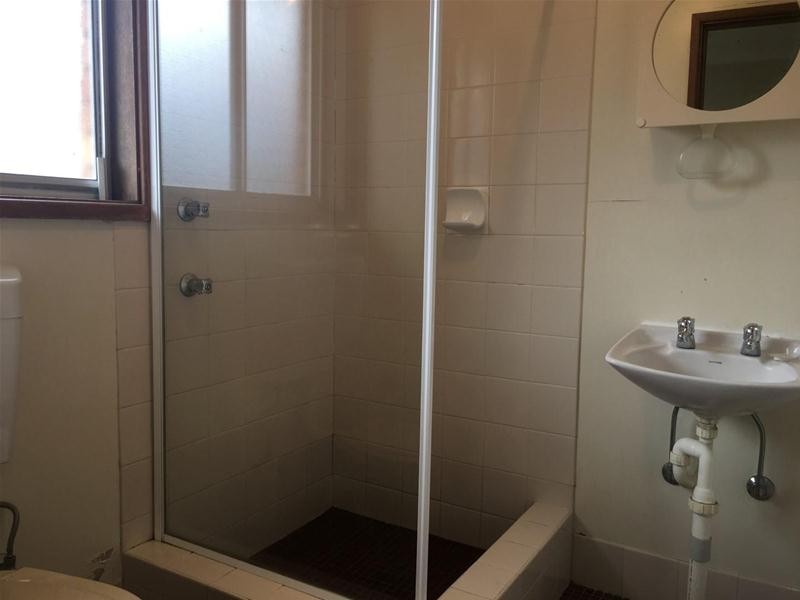 2/2 Robina Crescent, Armidale NSW 2350