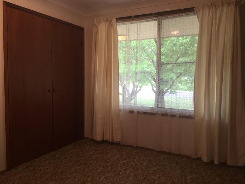 2/2 Robina Crescent, Armidale NSW 2350