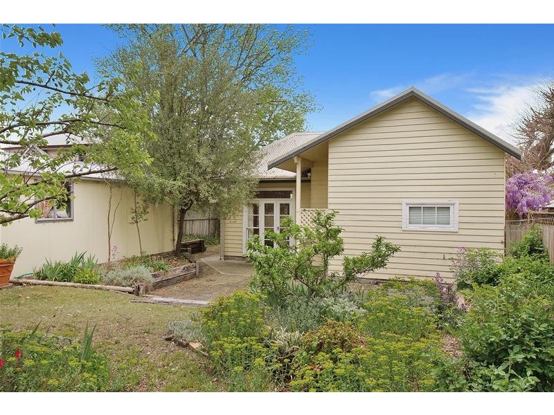 96 Brown Street, Armidale NSW 2350