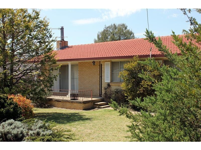 27 Judith Street, Armidale NSW 2350