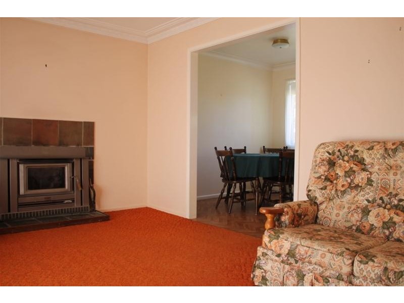 27 Judith Street, Armidale NSW 2350