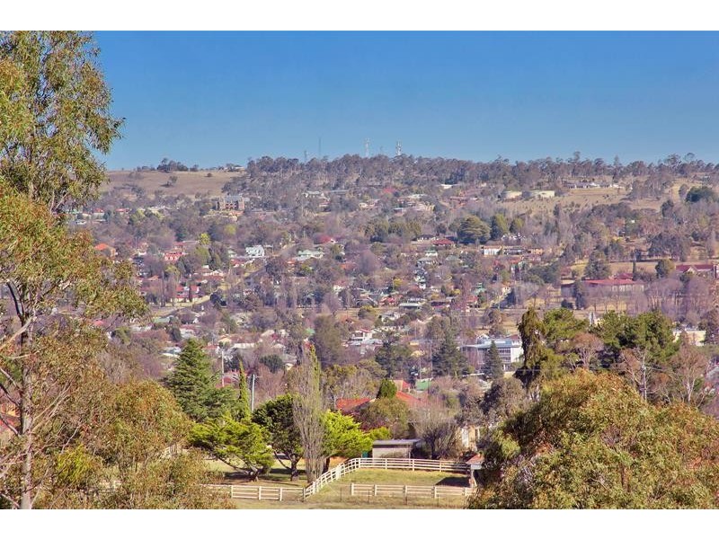 Grandview Crescent, Armidale NSW 2350