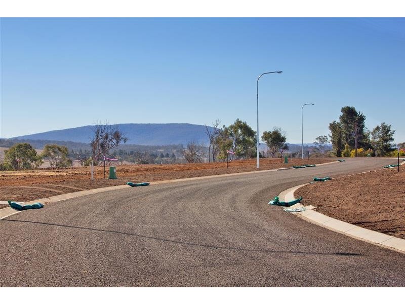 Grandview Crescent, Armidale NSW 2350