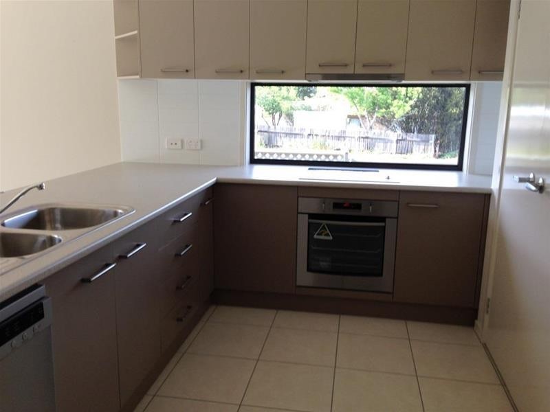 2/81 Box Hill Drive, Armidale NSW 2350