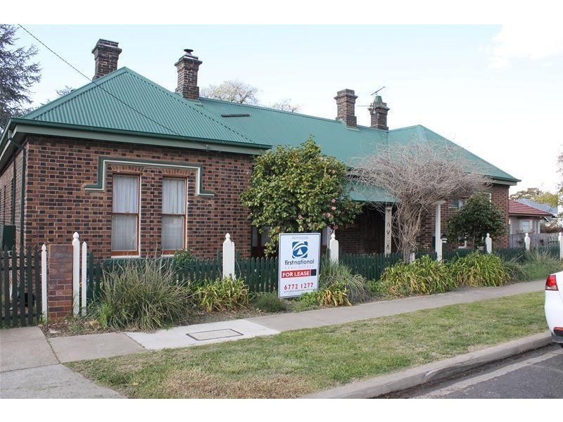 111 Brown Street, Armidale NSW 2350