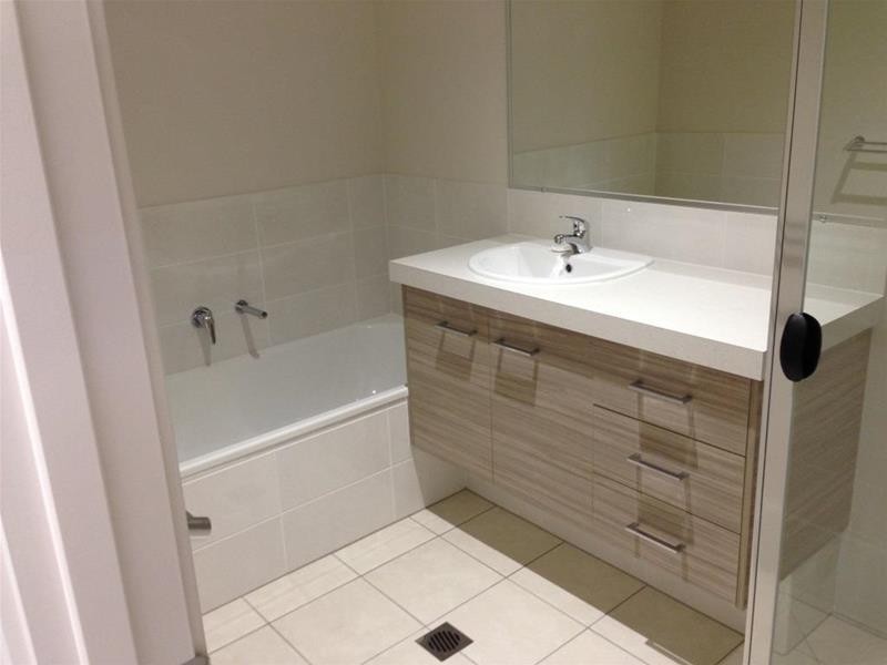 2/81 Box Hill Drive, Armidale NSW 2350