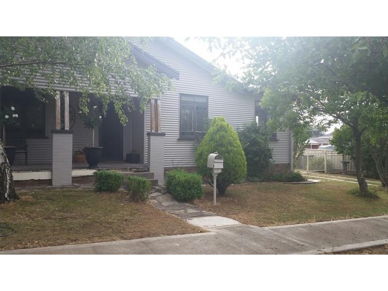 33 King Street, Uralla NSW 2358