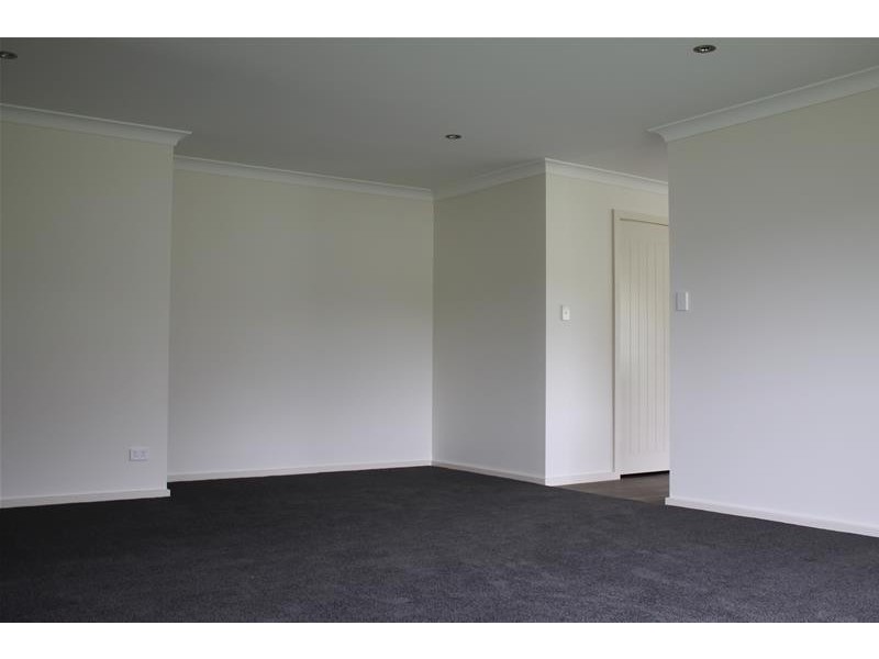 4 Peterson Drive, Armidale NSW 2350