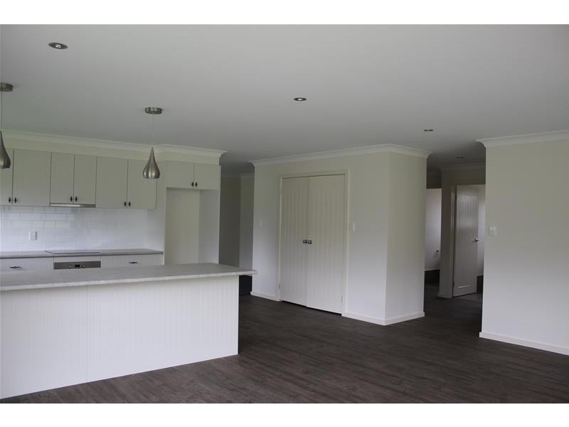 4 Peterson Drive, Armidale NSW 2350