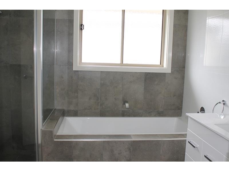 4 Peterson Drive, Armidale NSW 2350