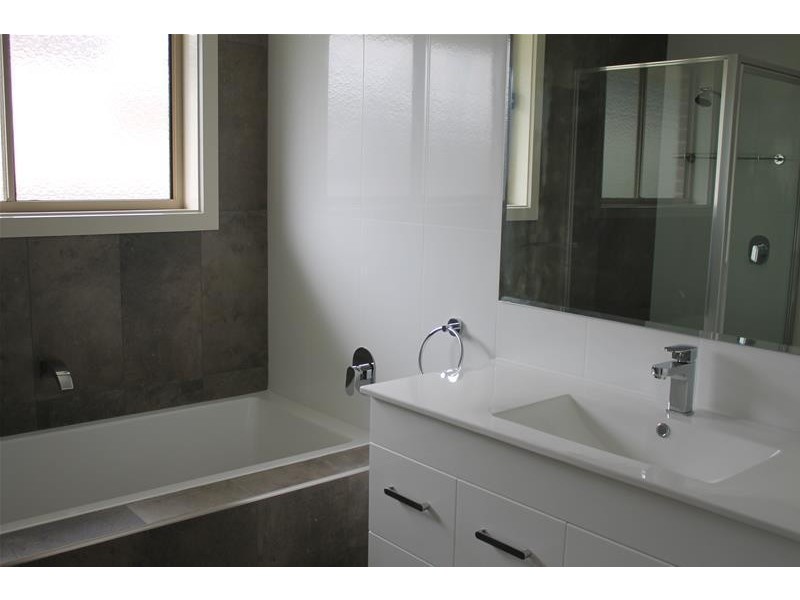 4 Peterson Drive, Armidale NSW 2350