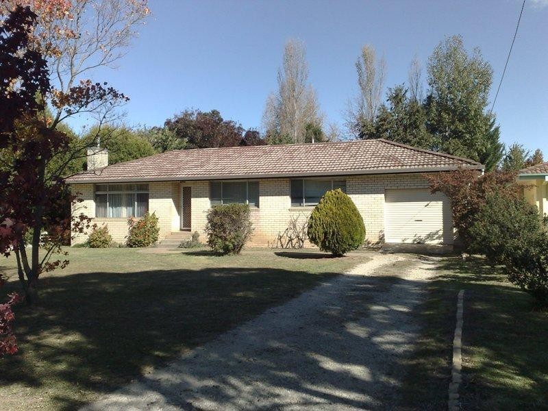 16 Bowman Avenue, Armidale NSW 2350