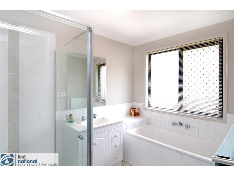 13 Earle Page Drive, Armidale NSW 2350