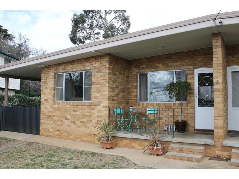 2/8 St Andrew’s Avenue, Armidale NSW 2350