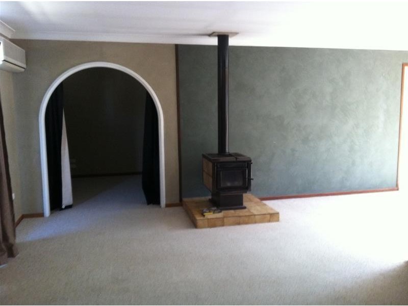 4 Peters Place, Armidale NSW 2350