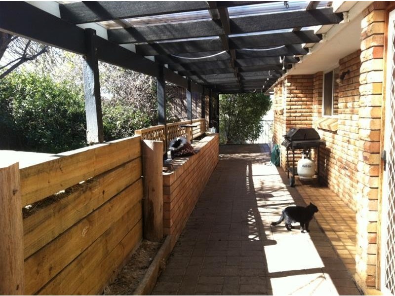 4 Peters Place, Armidale NSW 2350