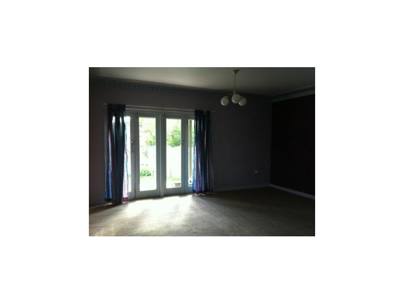 17 Bridge Street, Uralla NSW 2358