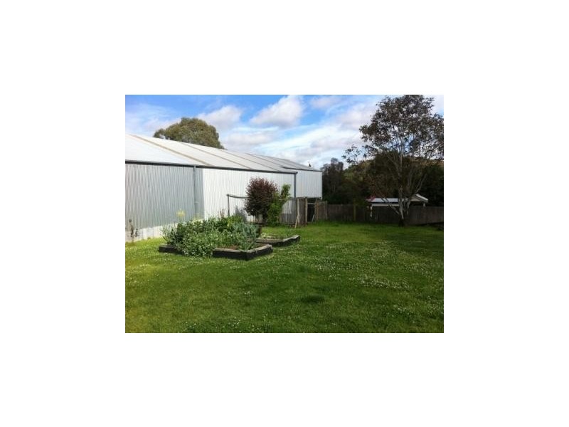 17 Bridge Street, Uralla NSW 2358
