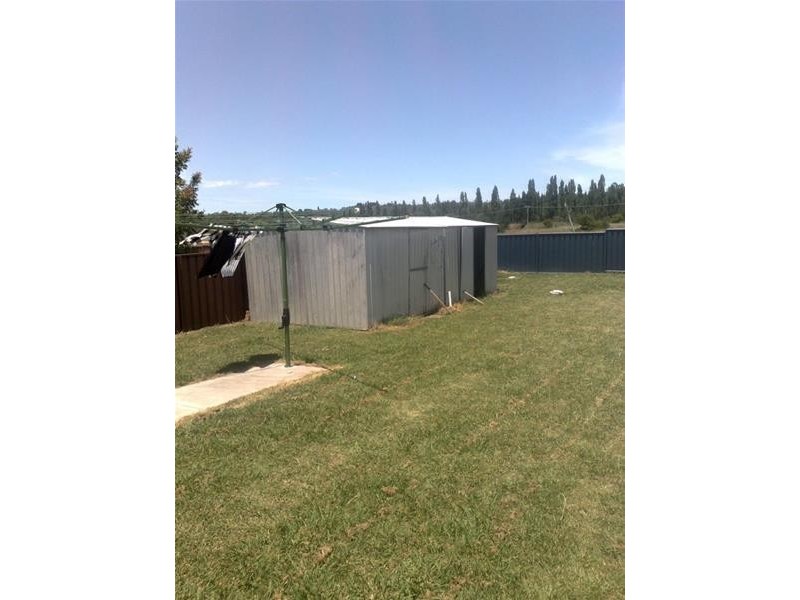 2 Alahna Drive, Armidale NSW 2350