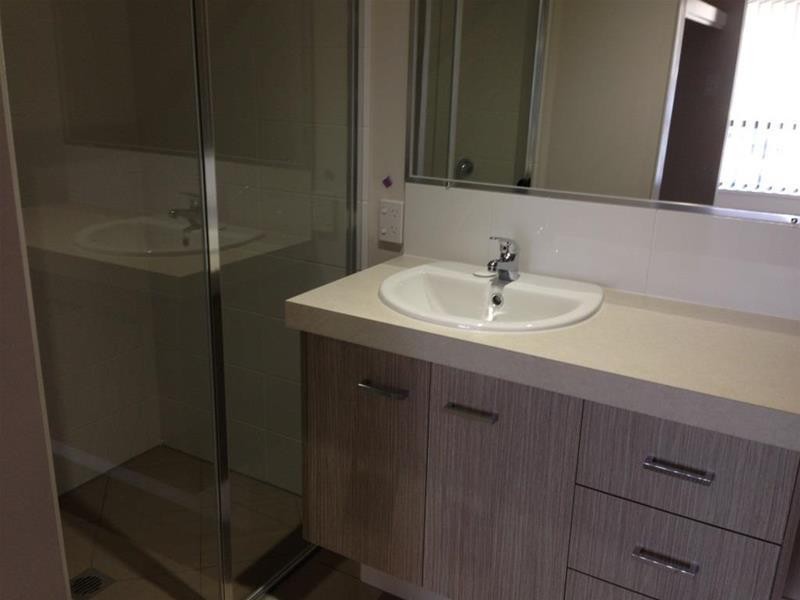 2/81 Box Hill Drive, Armidale NSW 2350