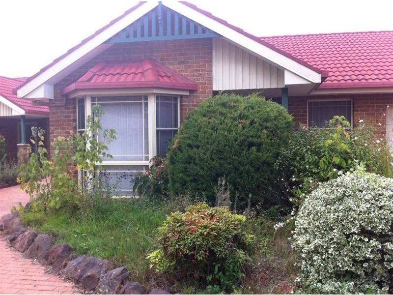 2/9 Phoenix Lane, Armidale NSW 2350