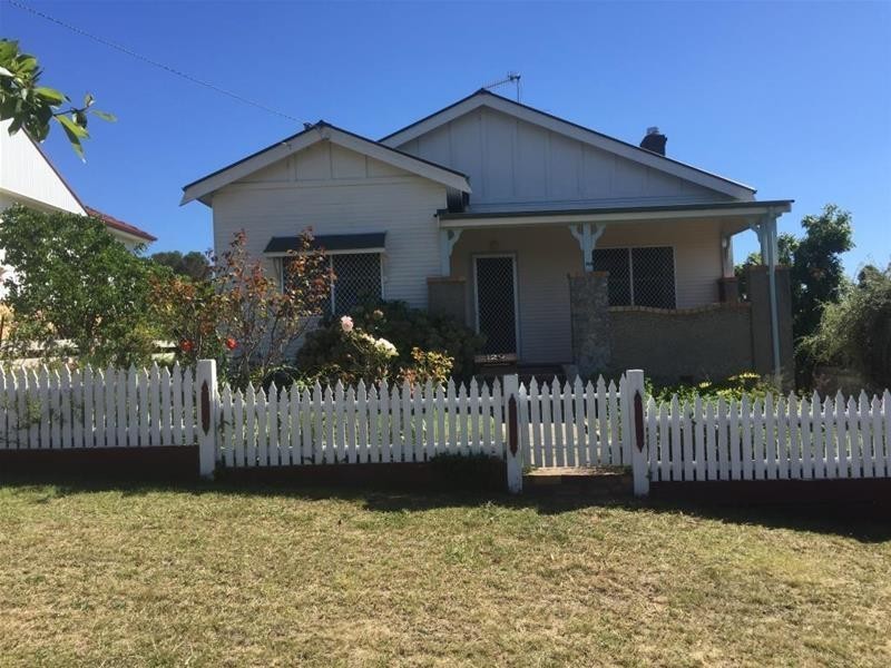 129 Jeffrey Street, Armidale NSW 2350