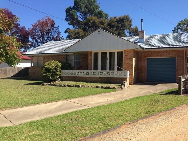 12 Hilda Avenue, Armidale NSW 2350