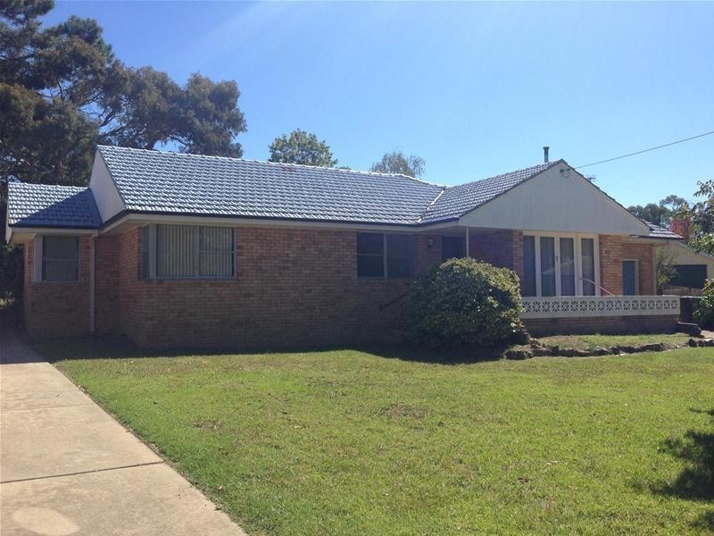 12 Hilda Avenue, Armidale NSW 2350