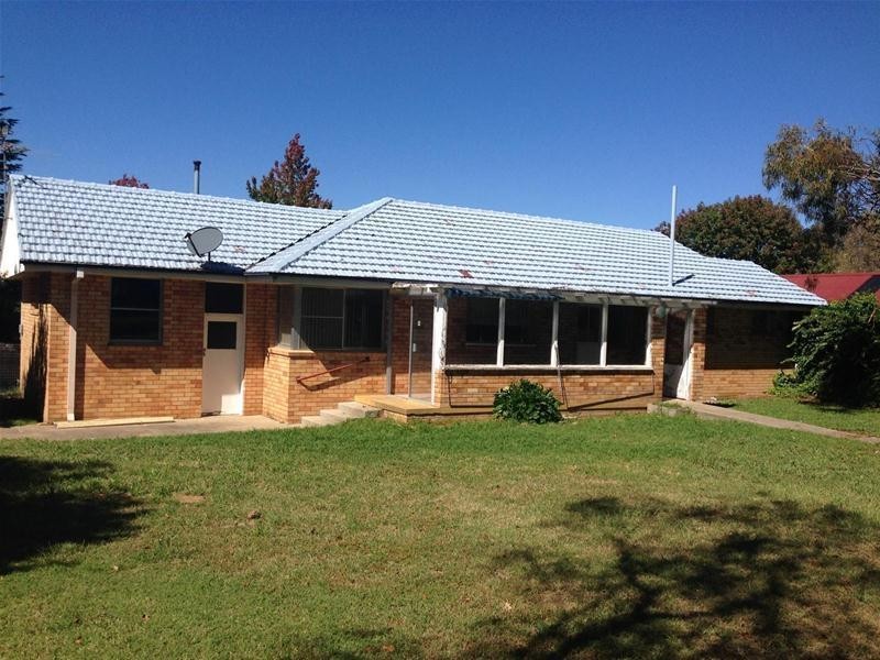 12 Hilda Avenue, Armidale NSW 2350