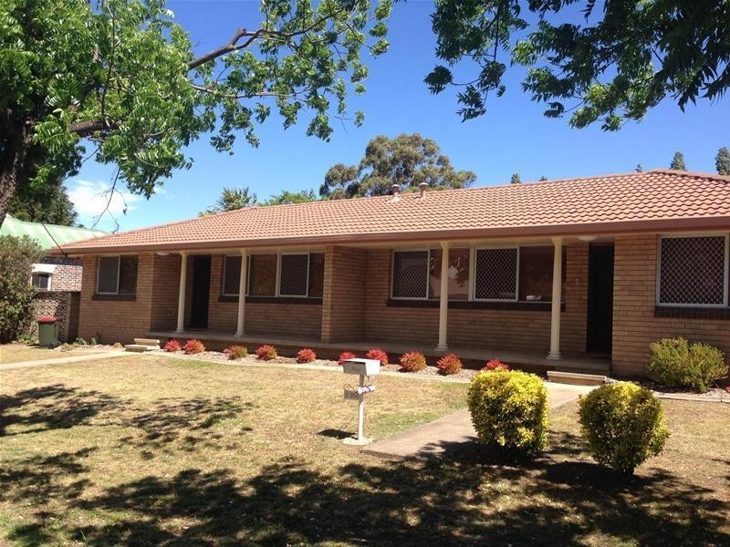 2/202 Mann Street, Armidale NSW 2350