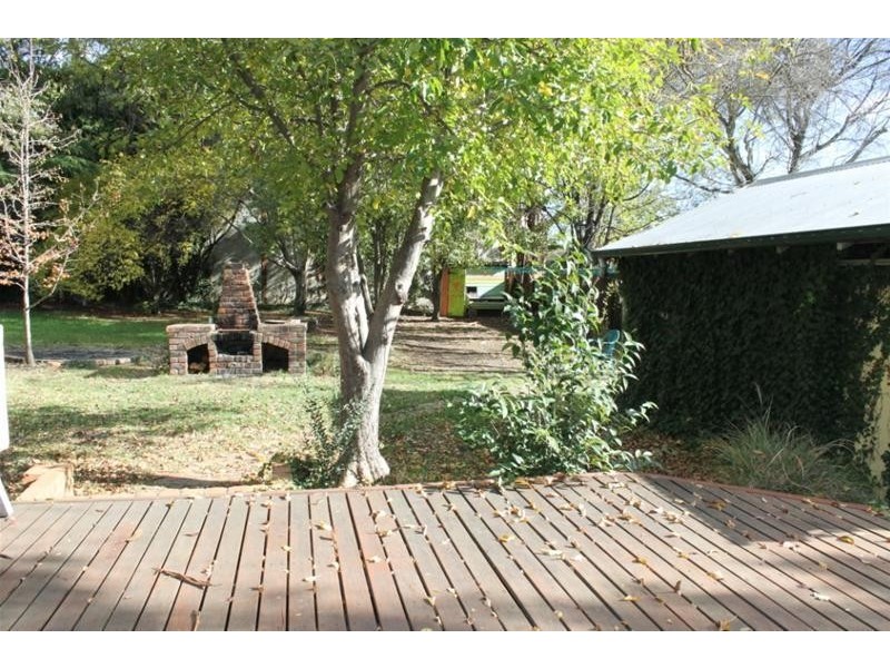 10 Shambrook Avenue, Armidale NSW 2350