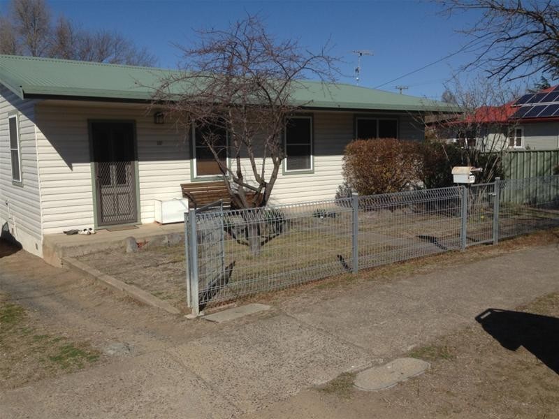 137 Butler Street, Armidale NSW 2350