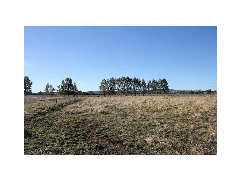 11 Dumaresq Road, Armidale NSW 2350