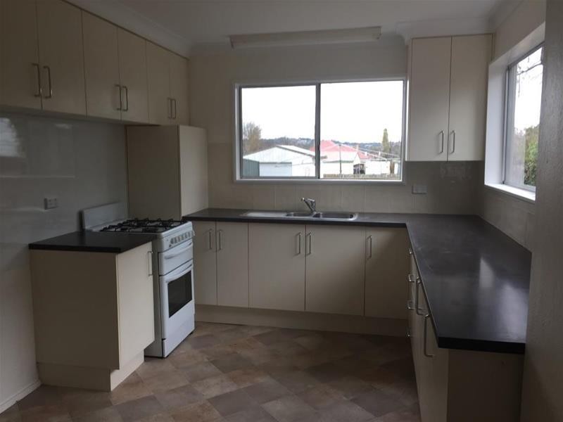 5 Speare Avenue, Armidale NSW 2350