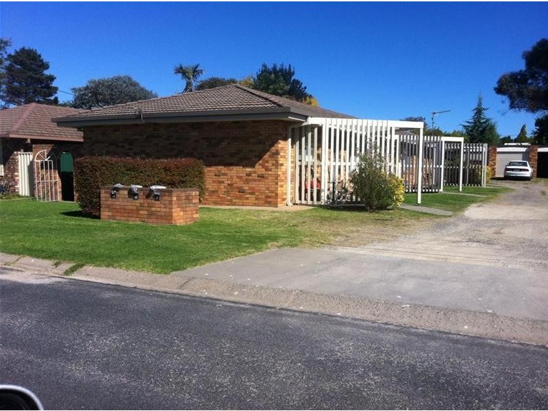 1/10 Wigan Avenue, Armidale NSW 2350