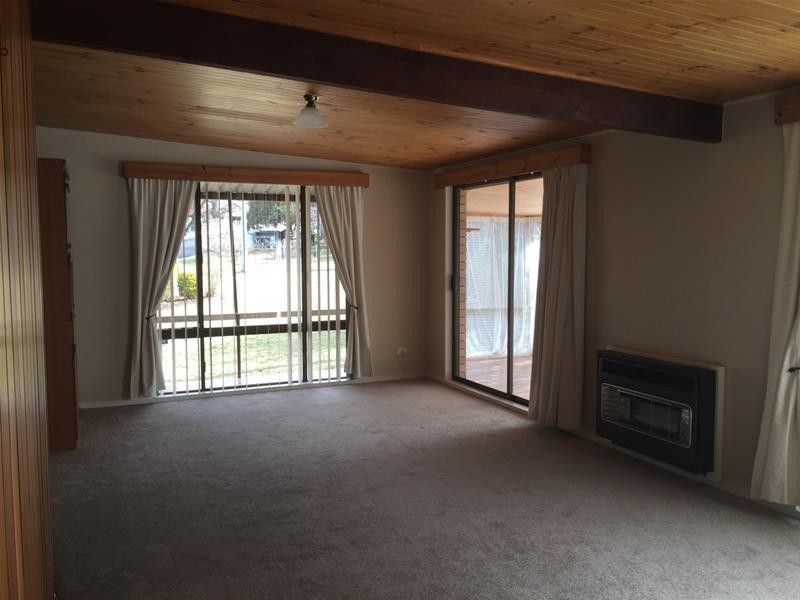 11 Douglas Street, Armidale NSW 2350