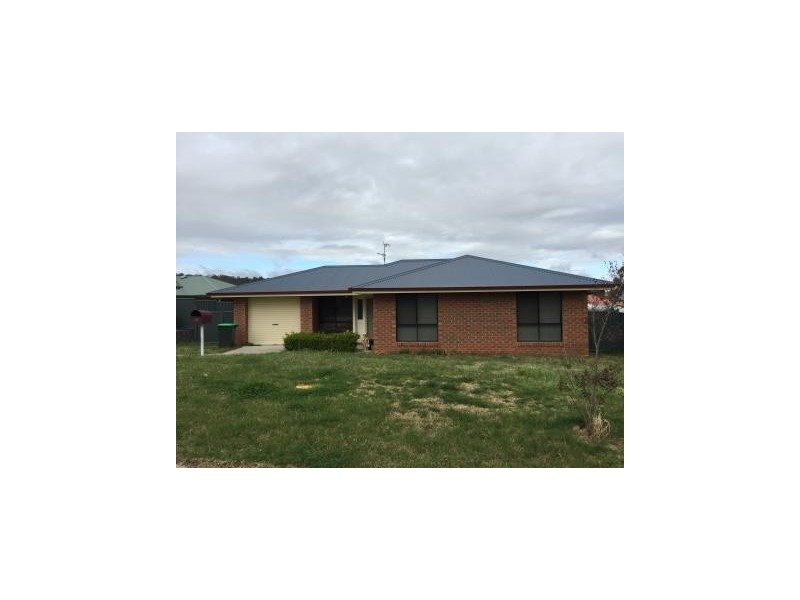 39 Kennedy Street, Armidale NSW 2350
