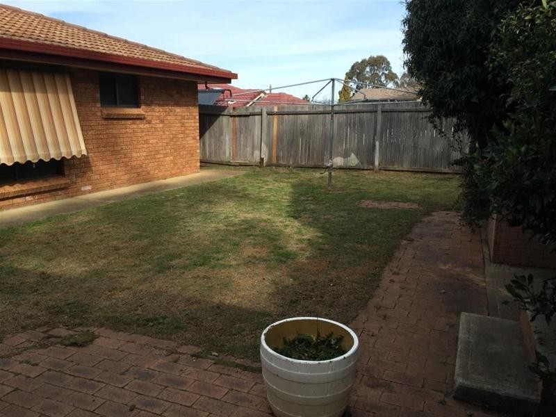 2 Stewart Crescent, Armidale NSW 2350